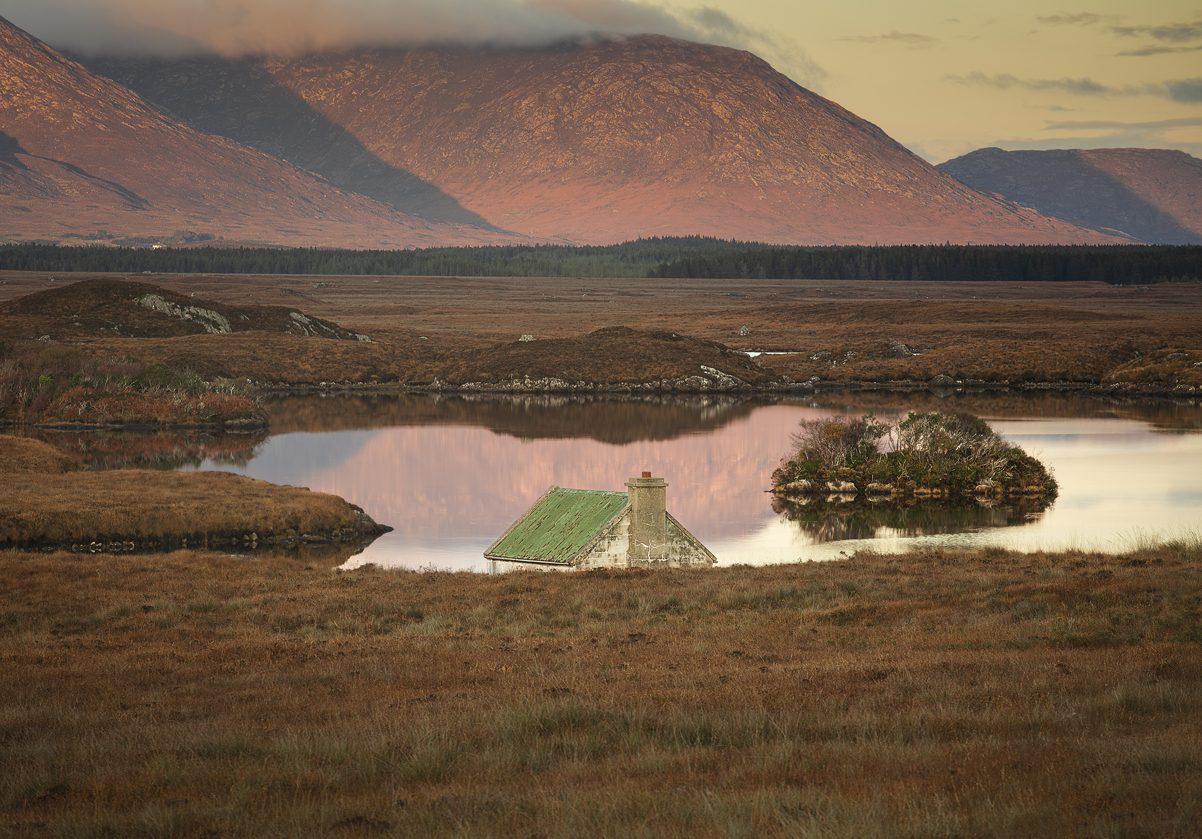 Green Roof Cottage — a small cottage beneath the mountains of the Irish landscape